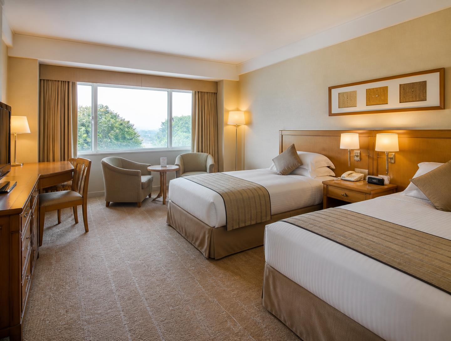 Deluxe Room at Paris Day Hotel Pamanukan